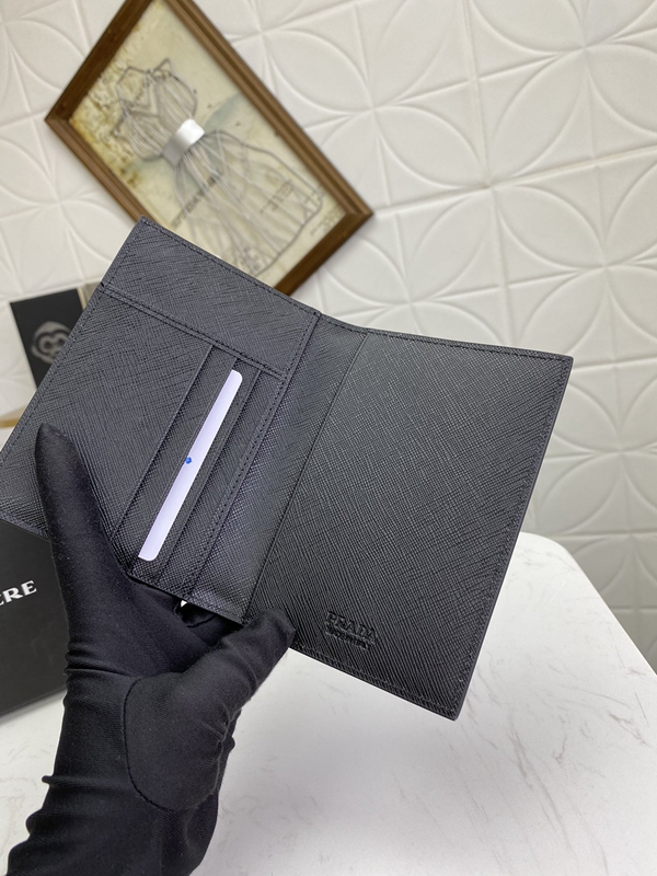 プラダ財布コピー角部分ディテール